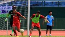 Tuyển Việt Nam hối hả tập luyện, chờ đấu U23 Bahrain